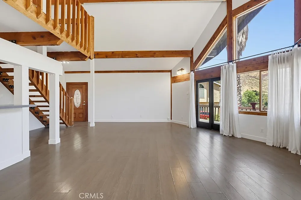 3 bed, 1960 sqft, $4,000 — Photo 4
