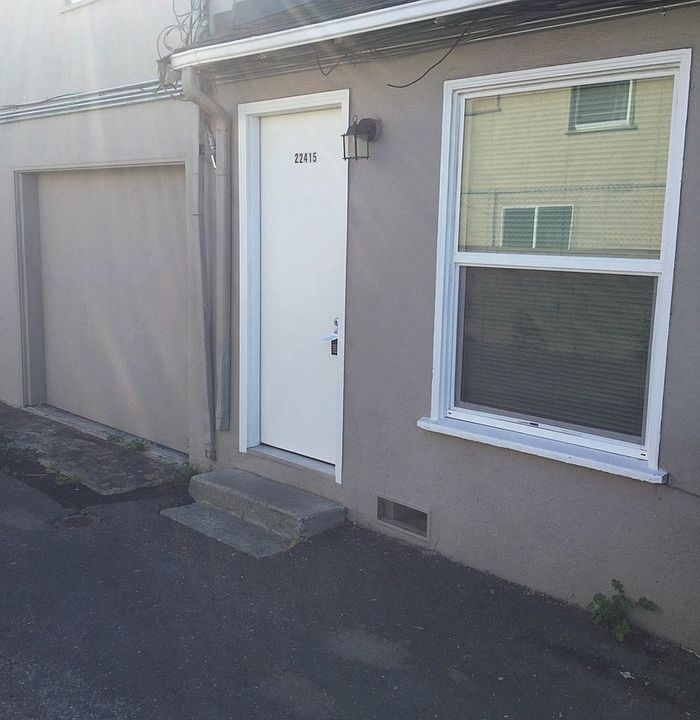 1st image of 22415 Meekland Ave