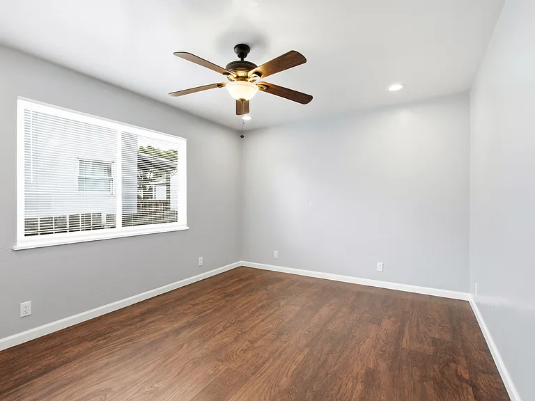 934 Pierce St — Photo 7