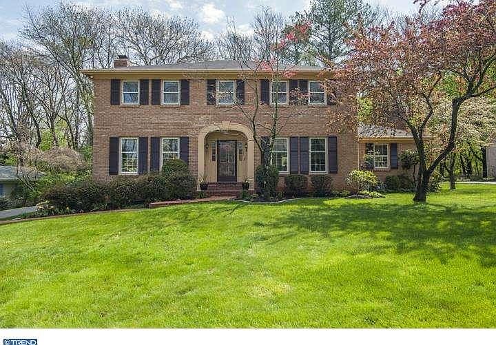 1st image of 209 Greenock Dr