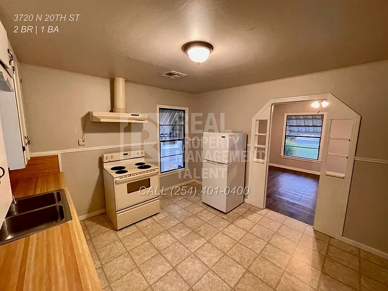 3720 N 20th St — Photo 5