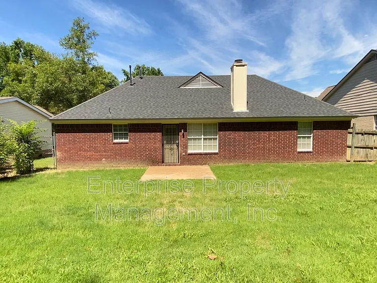 4444 Longtree Cv — Photo 32