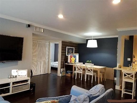 3rd image of 1250 NE 119th St APT 4A