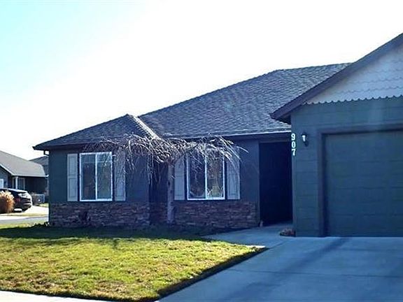 2nd image of 907 Worchester Dr