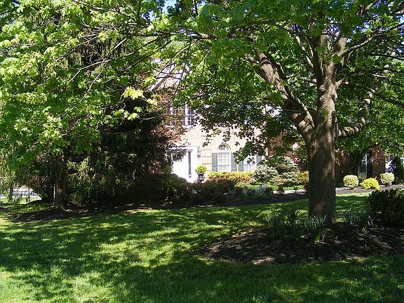 4th image of 17 Deer Cross Ct