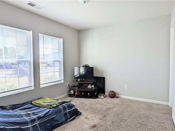 4th image of 1870 Northside Dr.