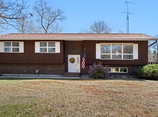 N5976 Cresthill Dr, New Lisbon, WI 53950