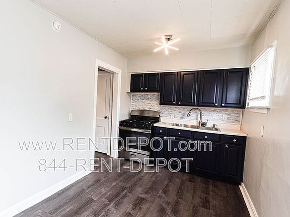 3rd image of 2501 N Evans Ave #A