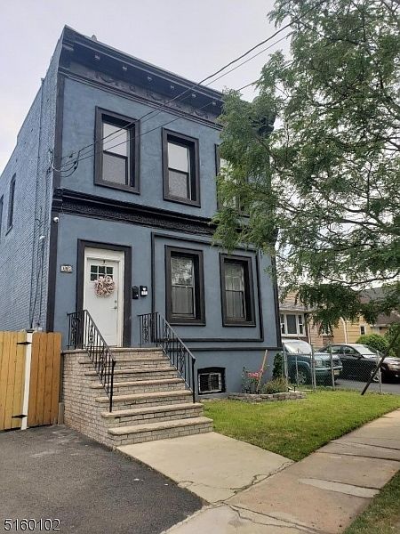 1st image of 307 W Blancke St