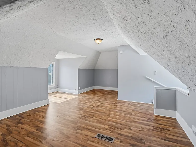 921 15th Street — Photo 25