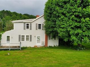 101 Sandy Hill Rd #A, Valencia, PA 16059