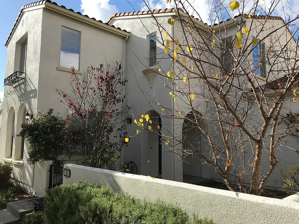 2209 Amaryllis Cir