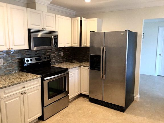 3rd image of 3632 Allenwood St