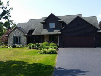 37055 Silver Knoll Ct, Oconomowoc, WI, 53066