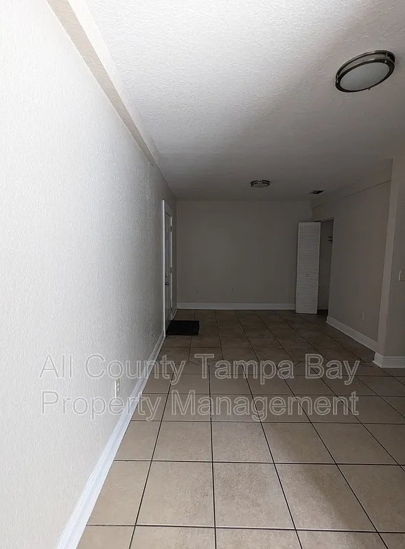 3 bed, 2.0 bath, 1012 sqft, $1,995 — Photo 4