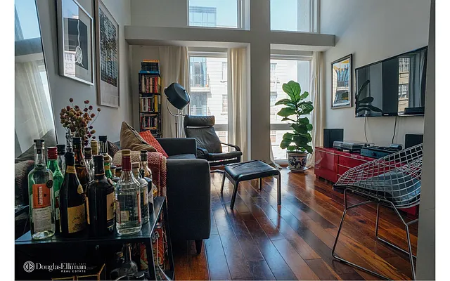 Rented by Douglas Elliman | media 16