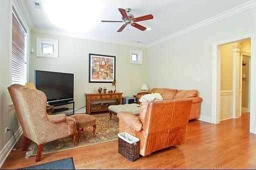 5th image of 3539 N Janssen Ave