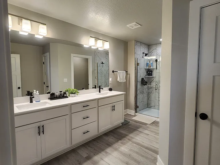 603 NE Pearl Dr — Photo 10