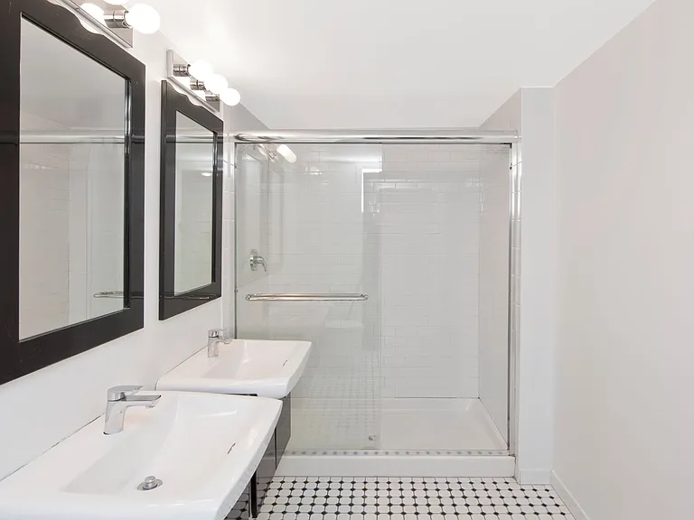 44 Berry St #4A — Photo 3