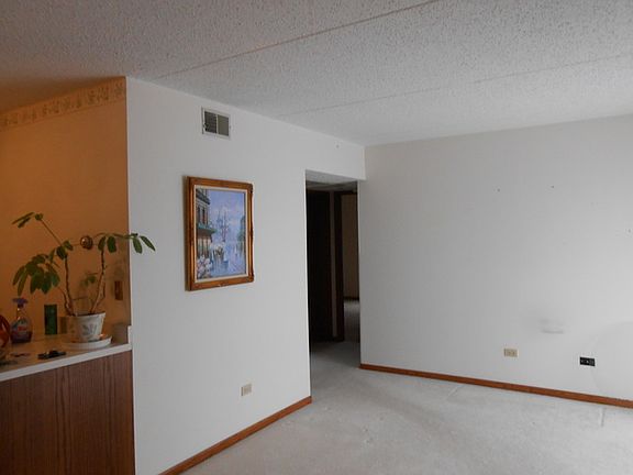 5th image of 1484 N Rock Run Dr APT 2C