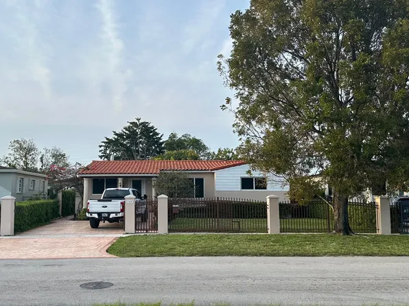 145 W 57th St, Hialeah, FL 33012