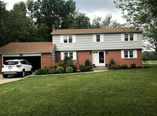 10 Dolphin Dr, Grand Island, NY 14072