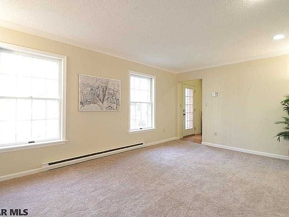 5th image of 1309 Deerfield Dr