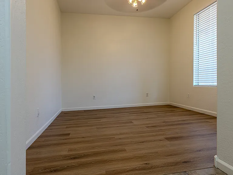 2051 E Carla Vista Dr — Photo 5