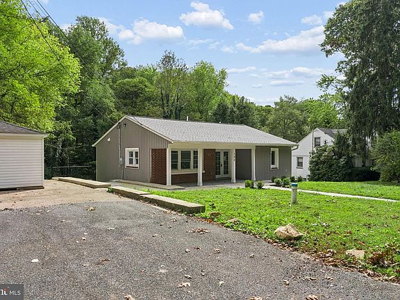 3rd image of 105 Rock Spring Church Rd