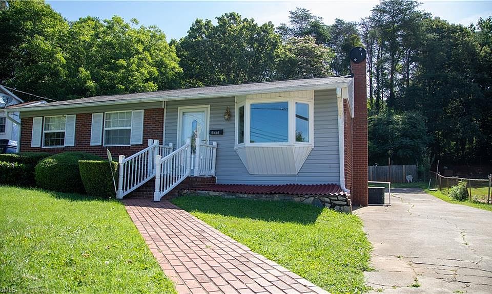 2nd image of 3063 Heitman Dr