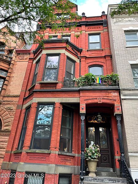 2nd image of 30 Willett Street