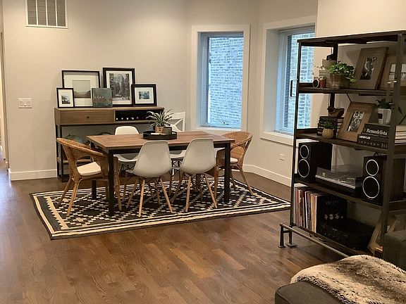 3rd image of 1434 W Bryn Mawr Ave #1