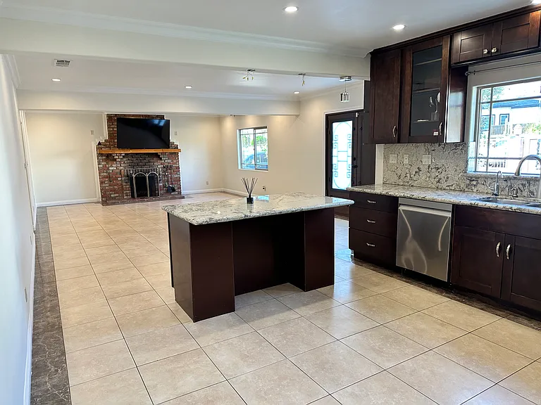 10635 Langmuir Ave — Photo 13