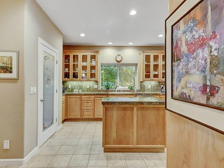 17753 Foxtail Dr — Photo 7