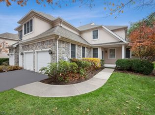 14 Hadley Ct, Basking Ridge, NJ 07920