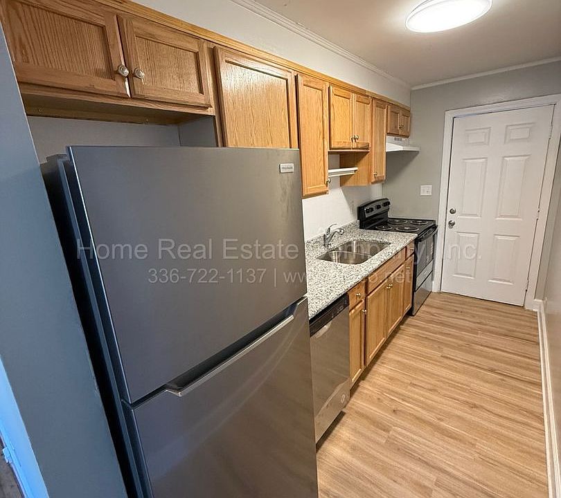 2nd image of 422 Gregory St