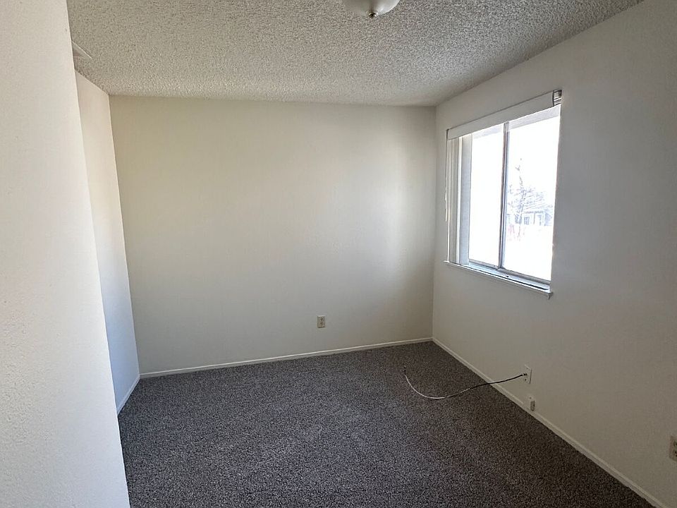 2nd image of 326 W 9th St #D