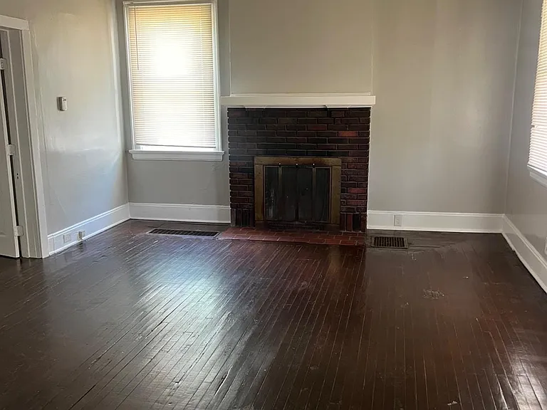 1125 Grand Ave — Photo 3
