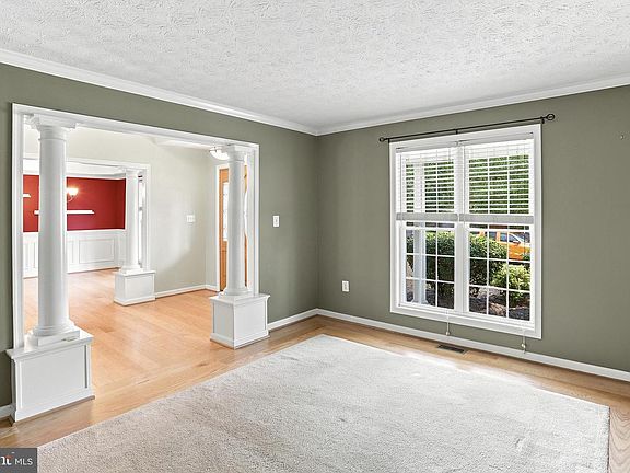 5th image of 211 Flanagan Dr