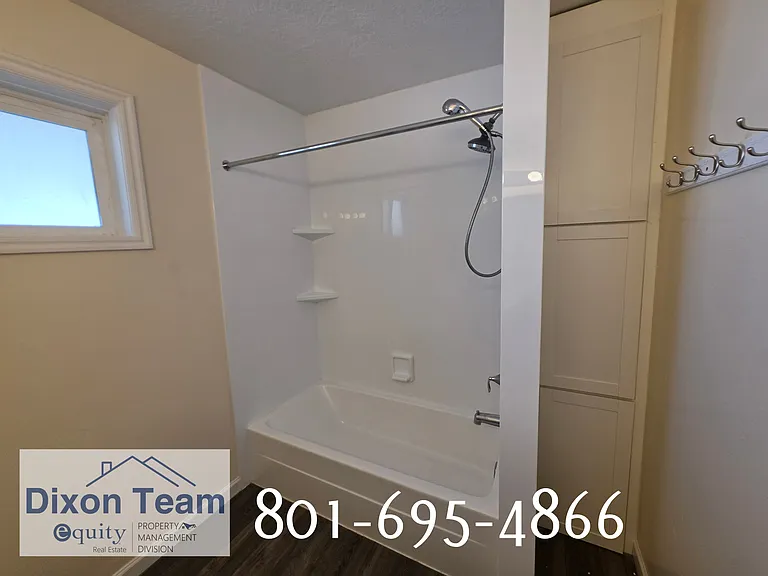 44 E 150 N — Photo 21