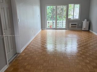 9281 W Bay Harbor Dr APT 10, Bay Harbor Islands, FL 33154