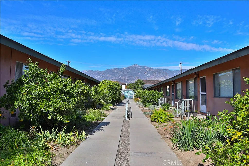 2 bed, 1000 sqft, $2,900 — Photo 1