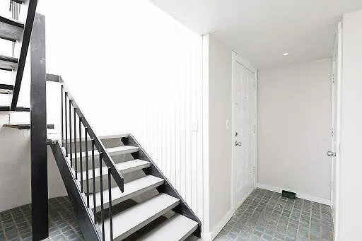 643 W Lakeshore Dr — Photo 3