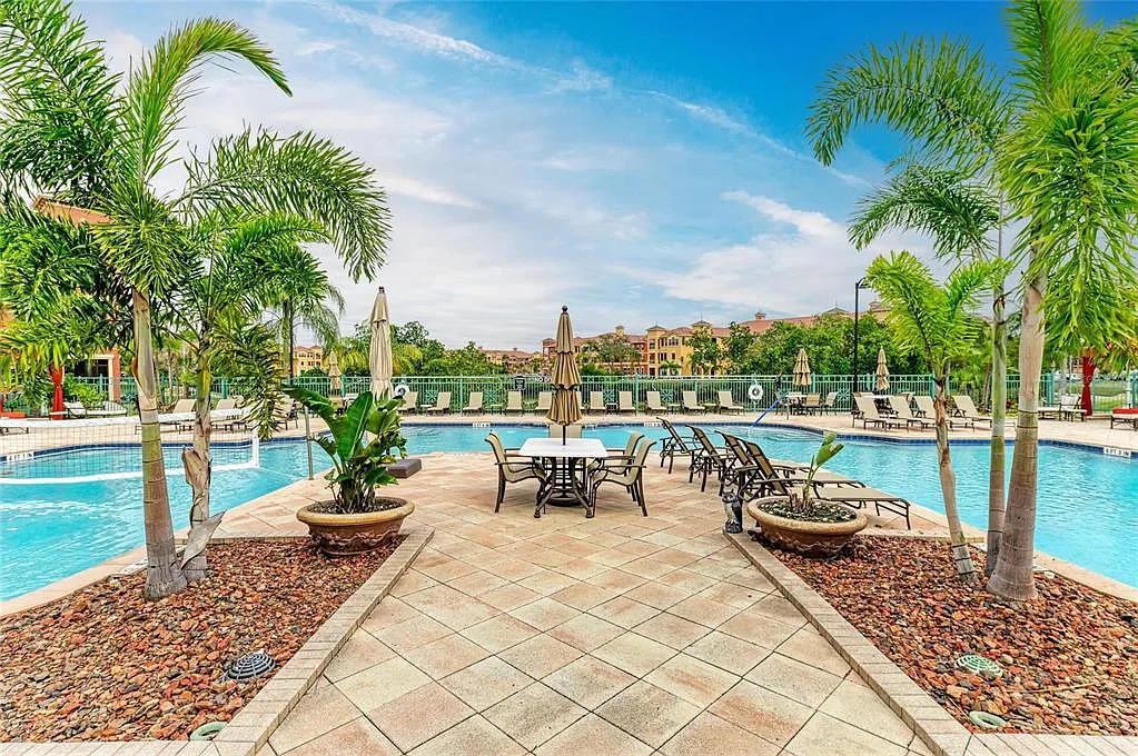 2 bed, 2.0 bath, 1309 sqft, $2,500 — Photo 2
