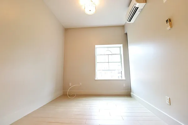 Rented by Bruma Realty LLC | media 36