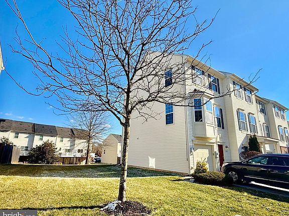 3rd image of 7697 Timbercross Ln
