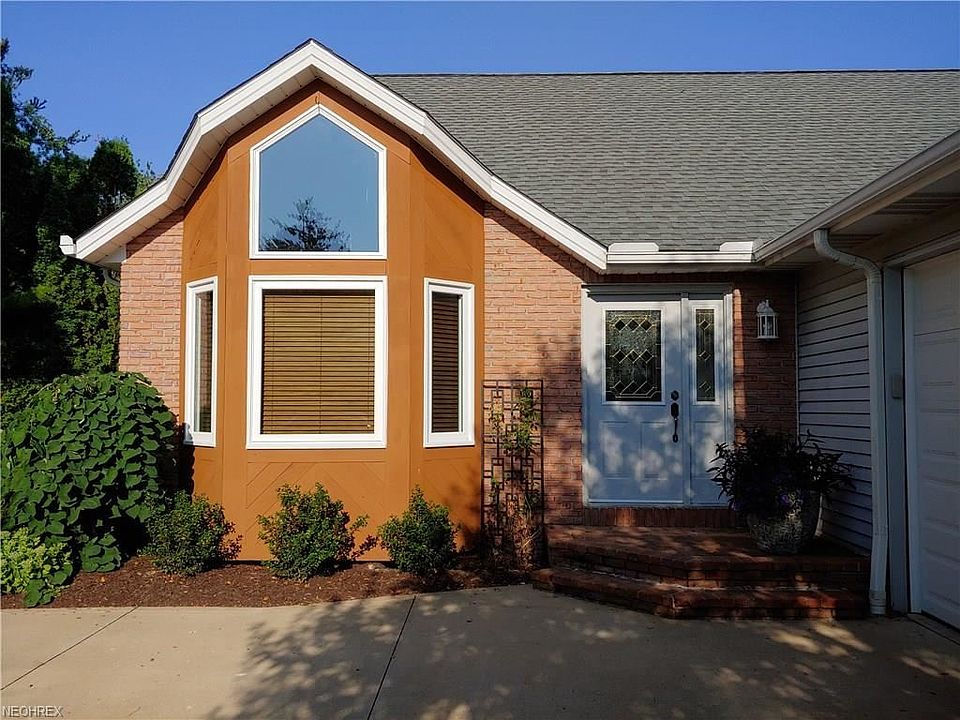 1st image of 4064 Sandview Dr