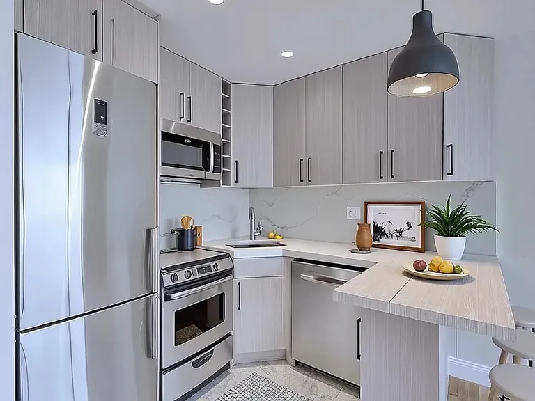 312 E 30th St #6C — Photo 2
