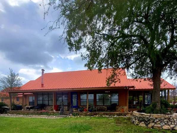 585 Palomino Rd, Del Rio, TX 78840