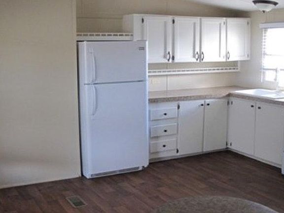3rd image of 8401 Pan American Fwy NE Unit 220